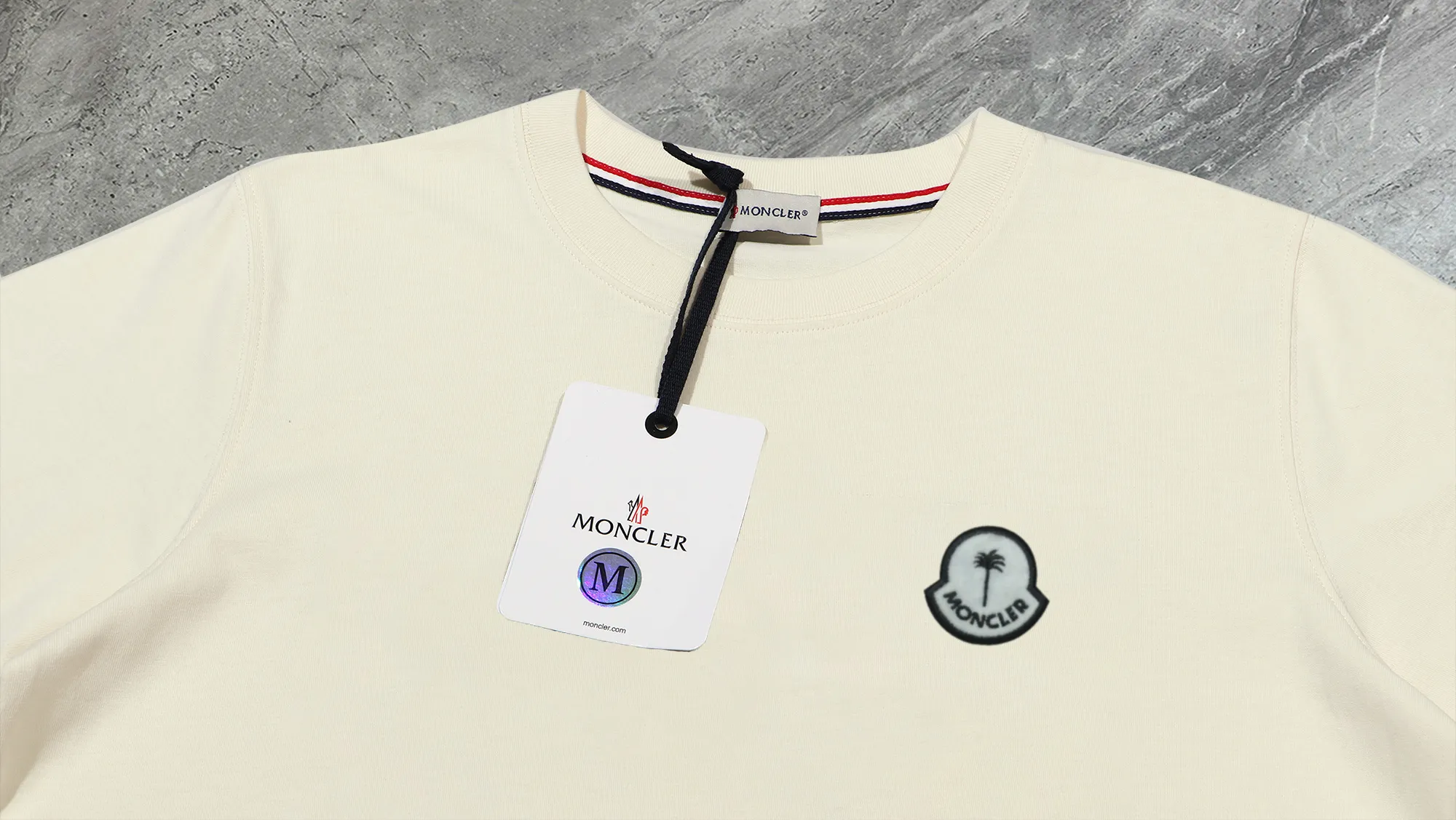 《Moncler~ 》2025New Arrival Quality T , Versatile Quality ！ ‼ 32 250G ‼ ， ， ， ， T 🤪 Sizes：S-M-L-XL-2XL ：Black，White， Same Style